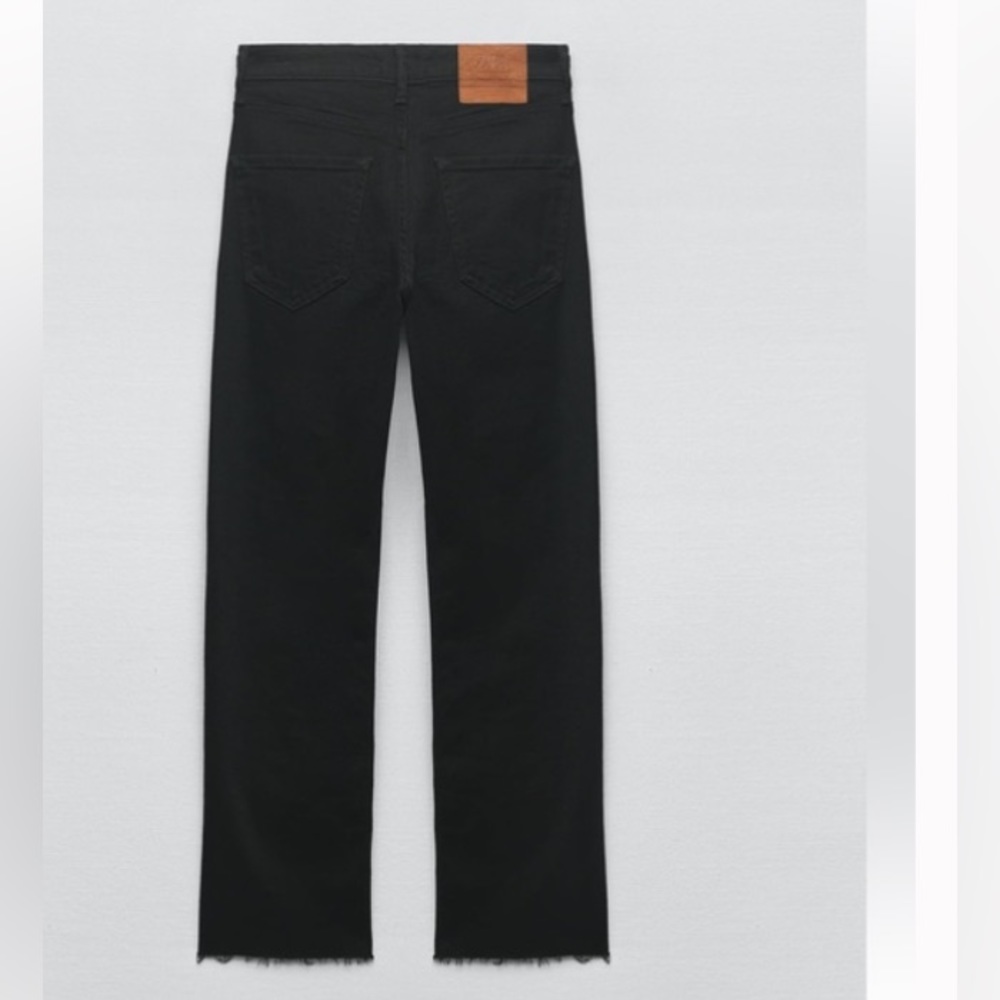 Zara Slim Cropped Black Jean - Picture 3 of 8